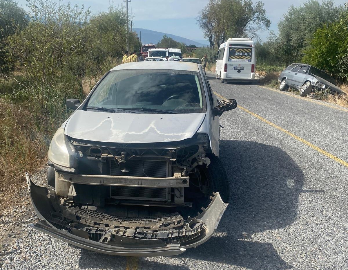 Bozdoğan’da zincirleme trafik kazası: 2 yaralı