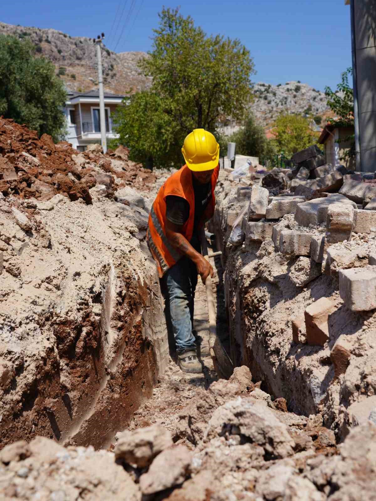Marmaris Yeşilova Mahallesi’nde içme suyu şebekesi genişletiliyor