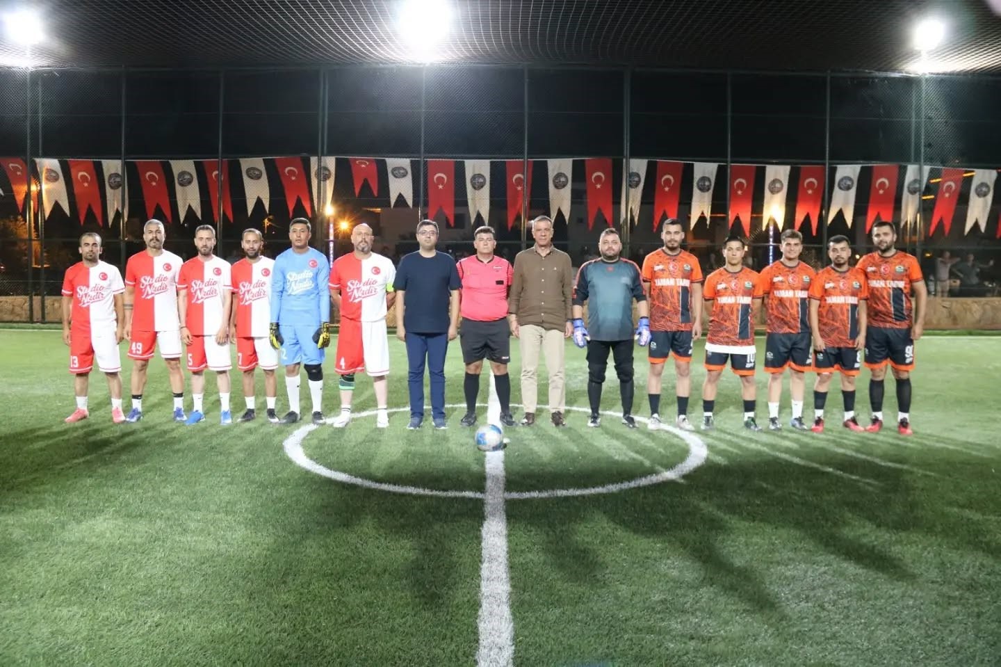 Yenipazar’da Mahmut Öz Halı Saha Turnuvası başladı