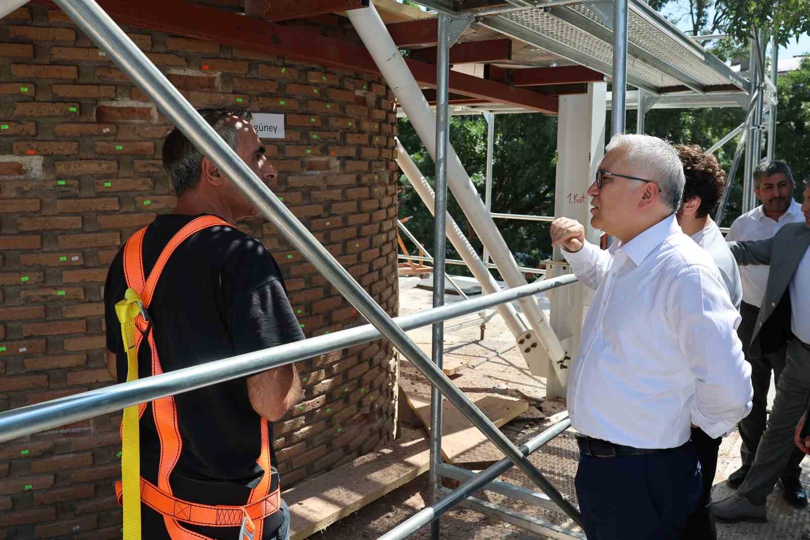 Vali Yılmaz Şimşek, eğitim, restorasyon ve kentsel d&ouml;n&uuml;ş&uuml;m yatırımlarını inceledi