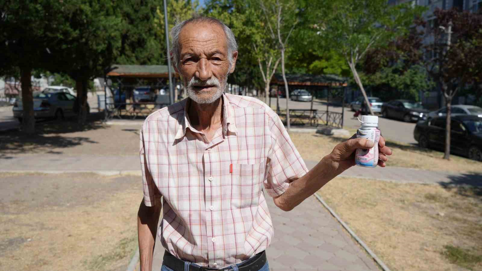 34 yıldır su içemeyen yaşlı adam, 10 gündür yemek de yiyemiyor