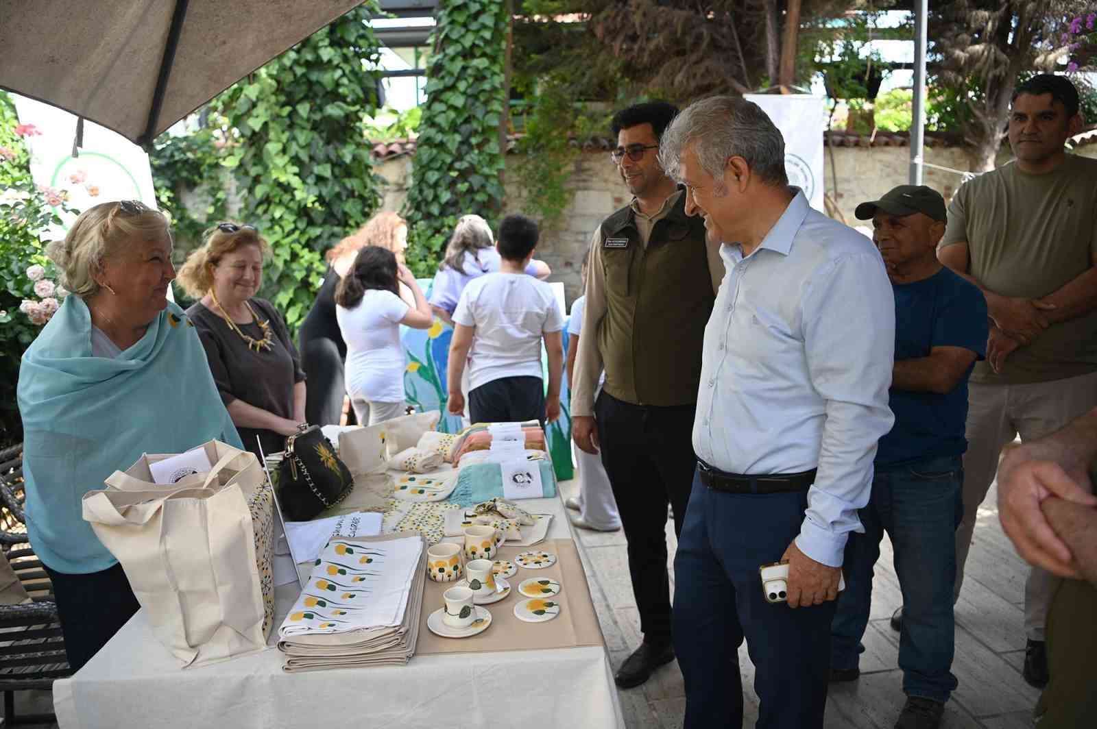 Kuşadası&rsquo;nda t&uuml;l&uuml;şahın yetişme ser&uuml;veni sergiyle anlatıldı
