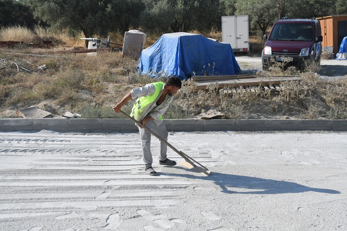 Kuşadası Belediyesi’nden Deirmendere’ye 6 bin metrekarelik yol