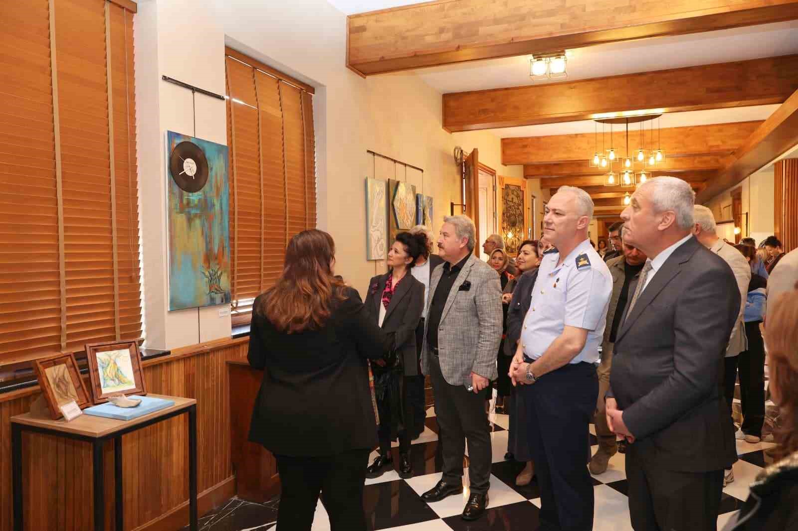 Sanat Merkezi&rsquo;nde karma resim sergisi a&ccedil;ıldı