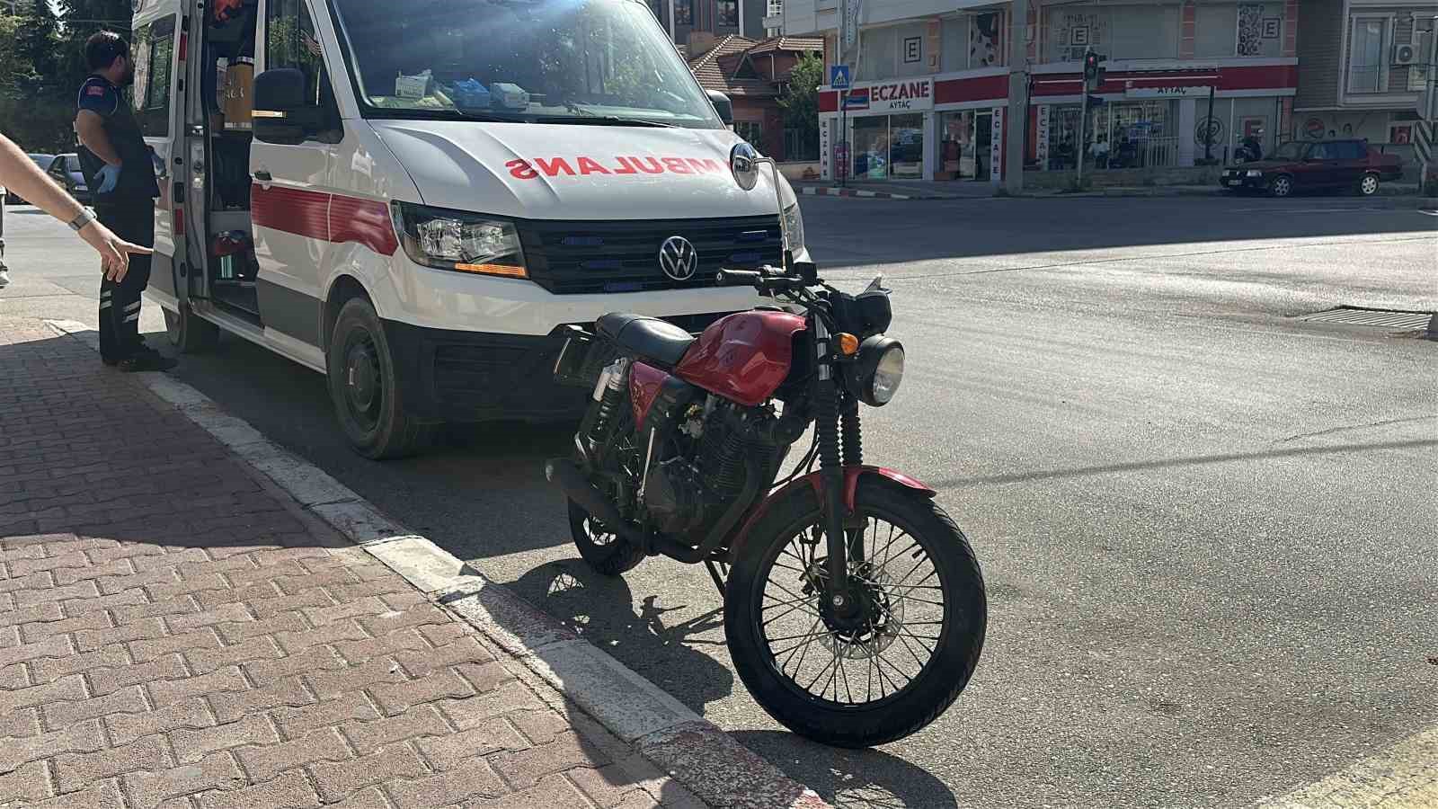 Elektrikli bisiklet motosikletle &ccedil;arpıştı: 2 yaralı