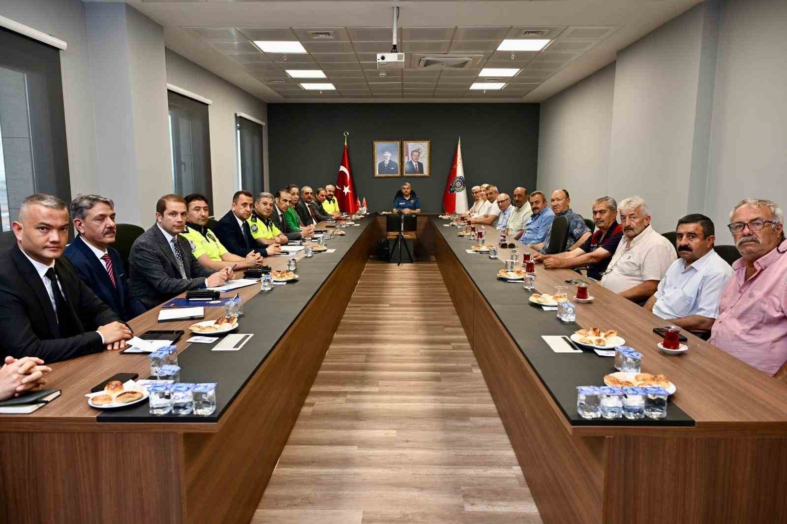 Yalova&rsquo;da muhtarlarla g&uuml;venlik ve asayiş toplantısı