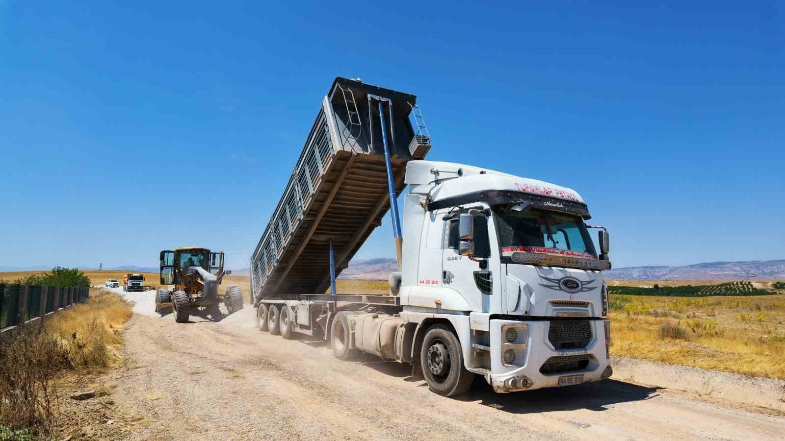 İki önemli yol aksında çalışmalar eş zamanlı sürüyor