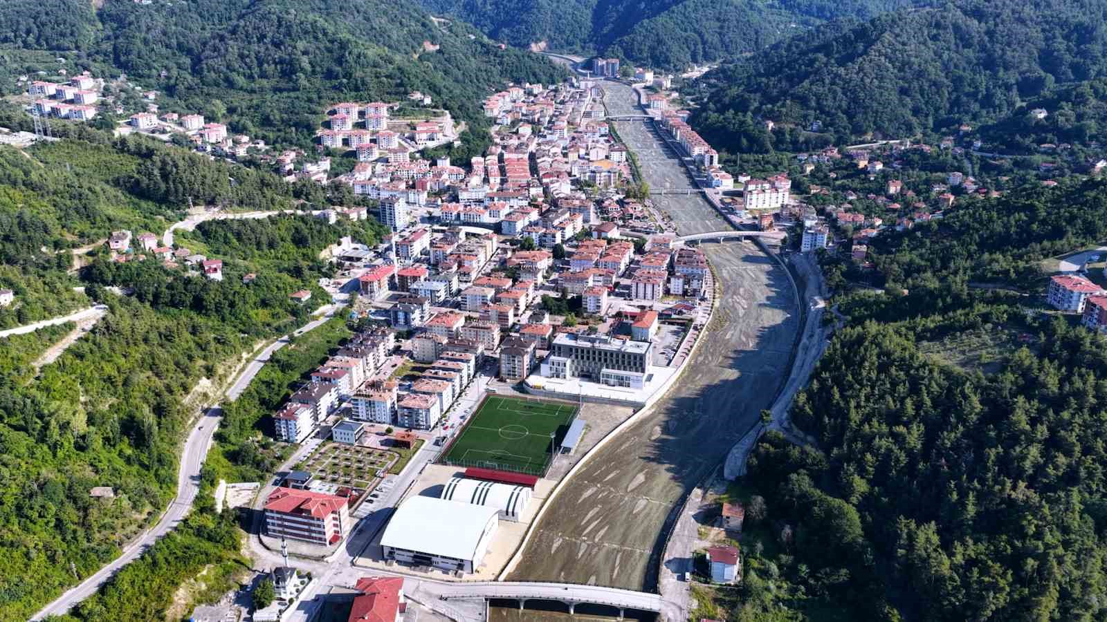 Bakan Kurum’dan Kastamonu paylaşımı: "El ele verdik bir kez daha zoru başardık"