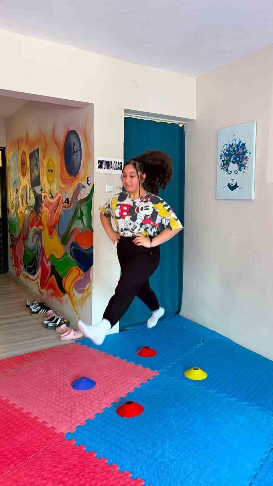 Germencikli çocuklar cimnastik kurslarında hem eğleniyor, hem gelişiyor