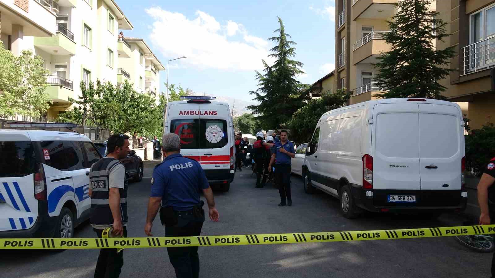 Malatya’da cinnet geçiren baba, eşini ve kızını öldürdü