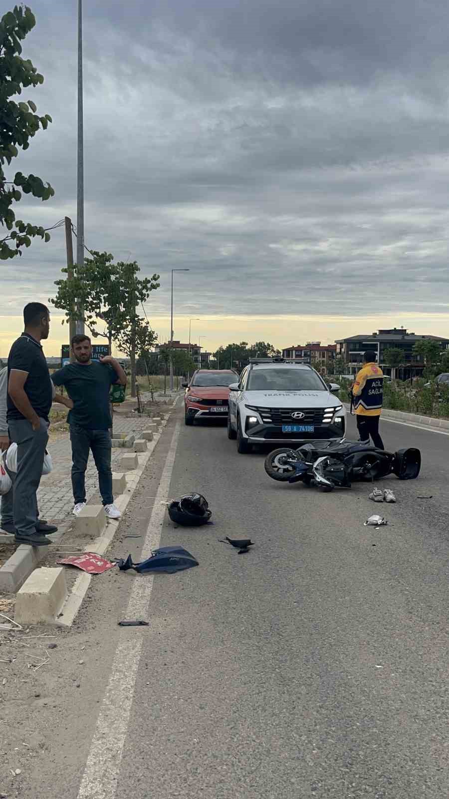 Tekirdağ’da otomobille motosikletin çarpıştığı kaza kameraya yansıdı