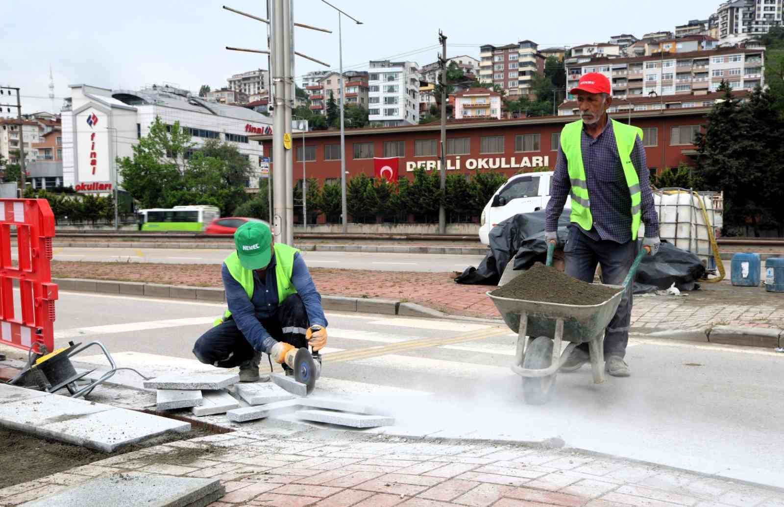 "Çift dizi tramvay" projesinde 14 istasyonun peronu uzatılıyor
