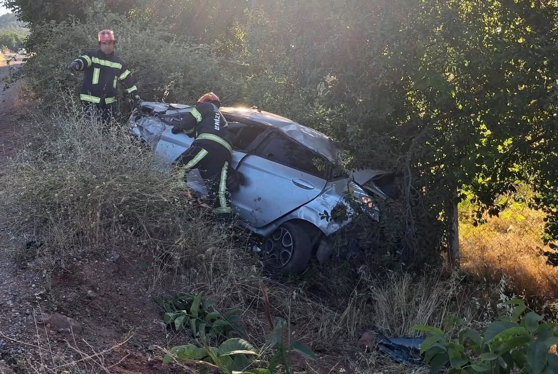 Kontrolden çıkarak şarampole devrilen otomobilin sürücü hayatını kaybetti