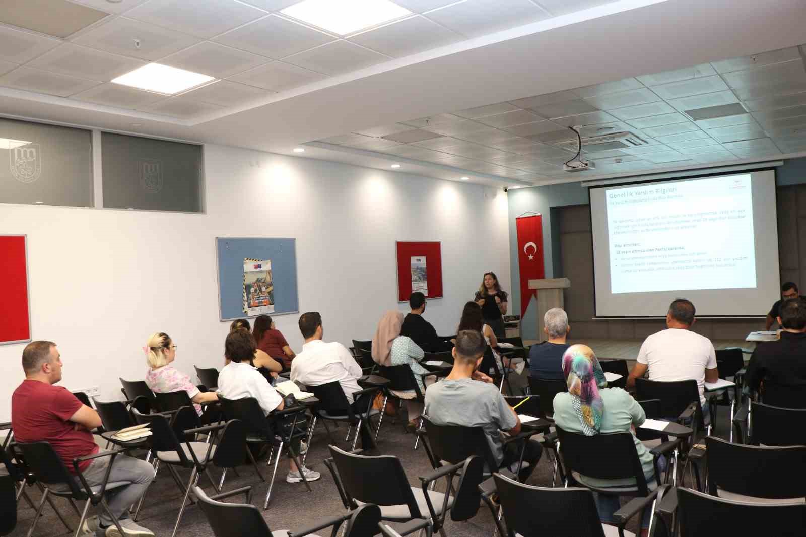 Aydın Ticaret Odası &uuml;yeleri ilk yardım eğitimi aldı
