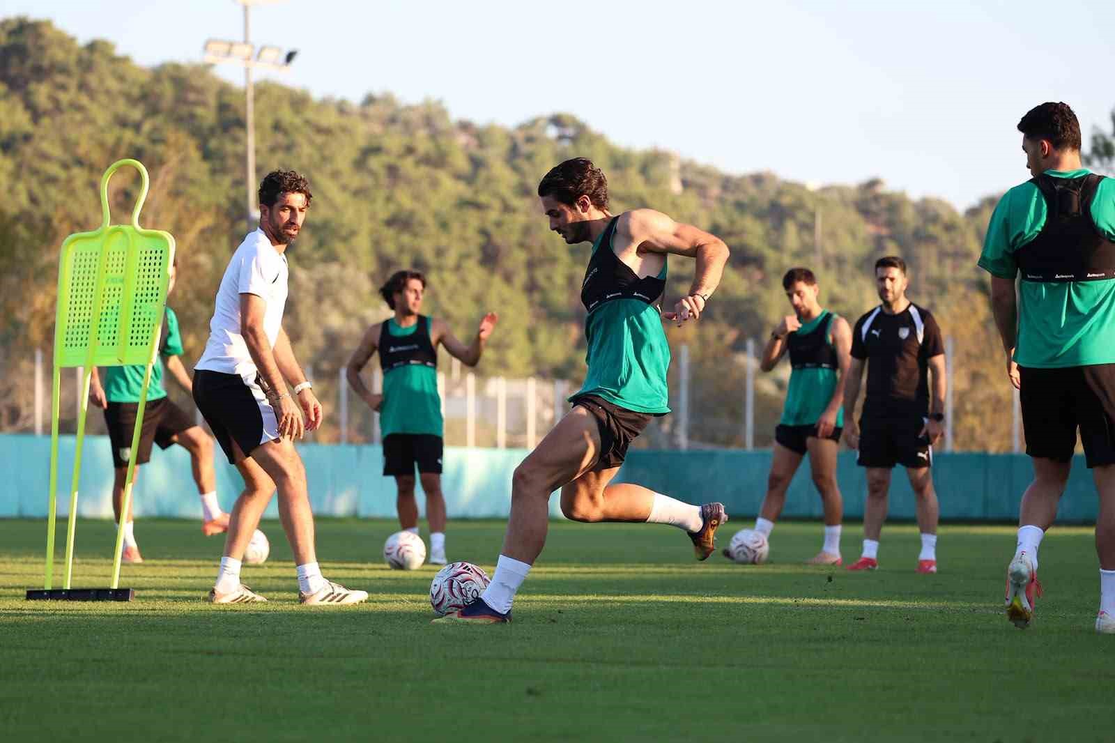 Bodrum FK Teknik Direkt&ouml;r&uuml; Burhan Eşer: "Sabırlı olmamız ve desteklememiz gerekiyor"