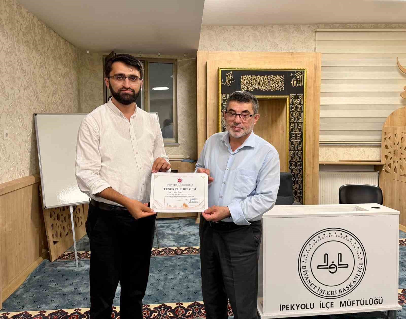 ÇEDES ve gençlik faaliyetlerine katkı sunan personele başarı belgesi takdim edildi