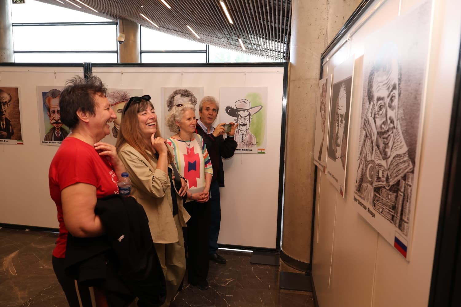Uluslararası Orhan Kemal Karikat&uuml;rleri Sergisi Osmangazi&rsquo;de a&ccedil;ıldı