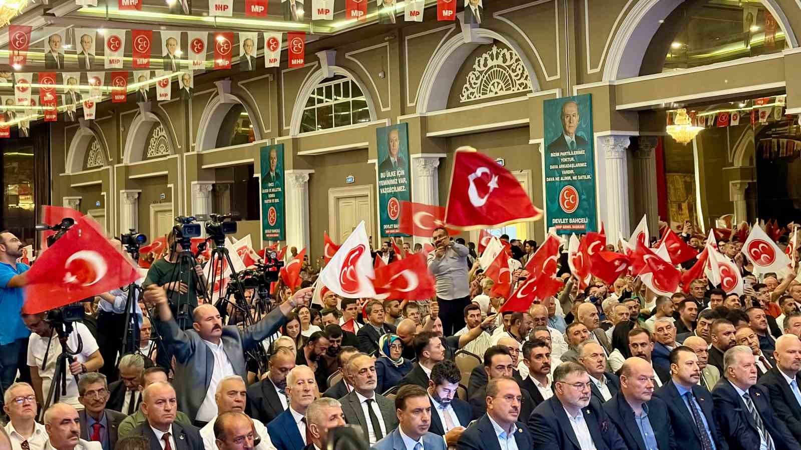 MHP İzmir&rsquo;de Veysel Şahin g&uuml;ven tazeledi