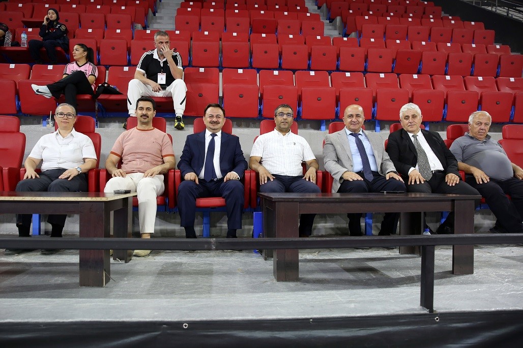Karate antrenörlüğünde bir ilk