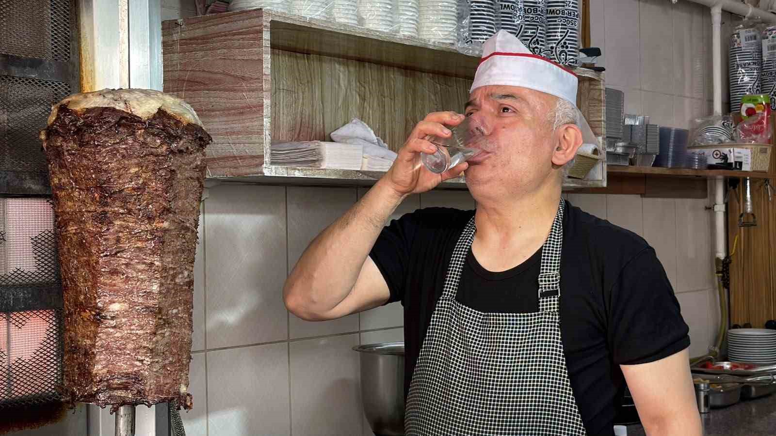 Sıcak havalarda yapılan beslenme hatası baş d&ouml;nmesine ve g&ouml;z kararmasına yol a&ccedil;ıyor