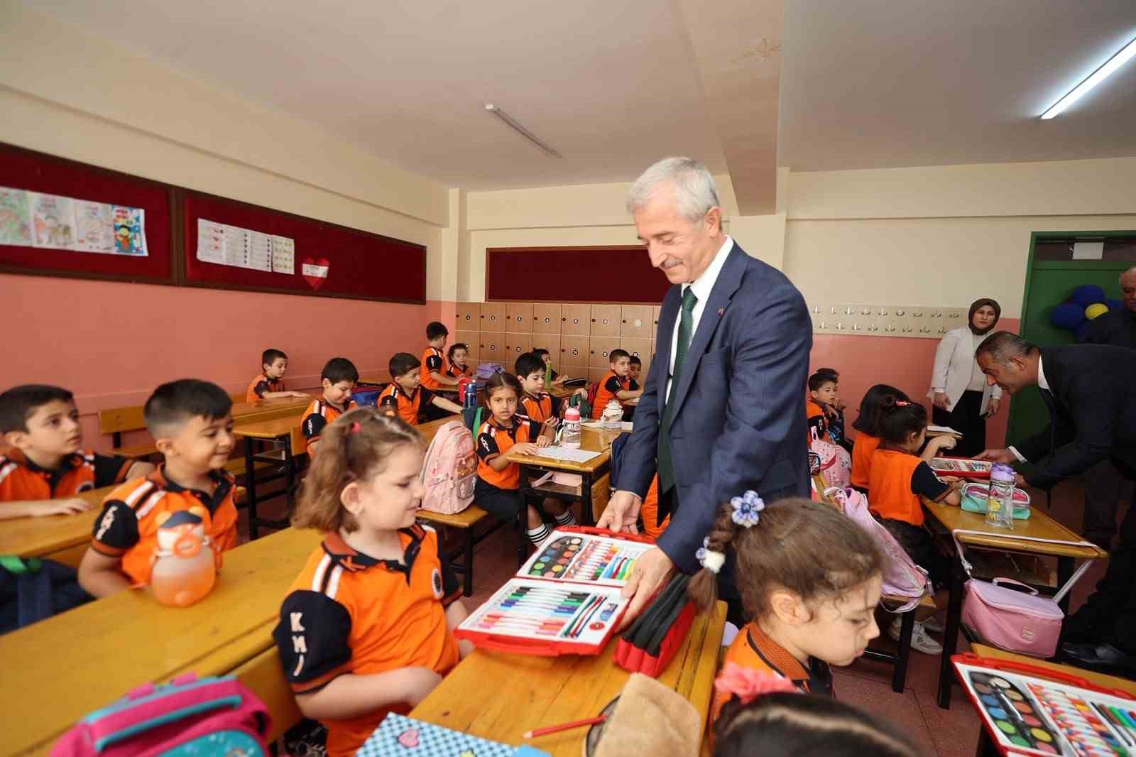 Şahinbey Belediyesin’den öğrencilere eğitim yılı hediyesi