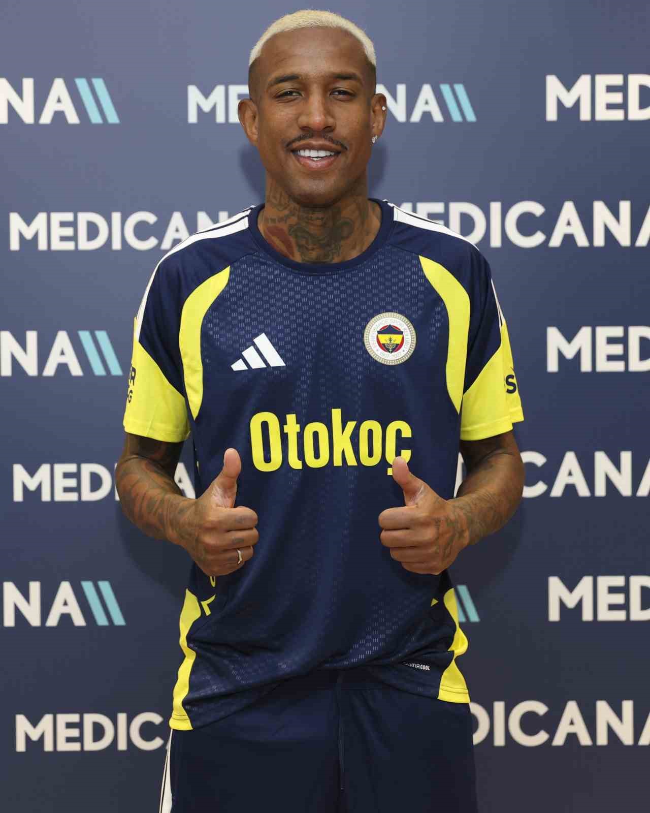 Fenerbah&ccedil;e&rsquo;de futbolcular sağlık kontrol&uuml;nden ge&ccedil;ti