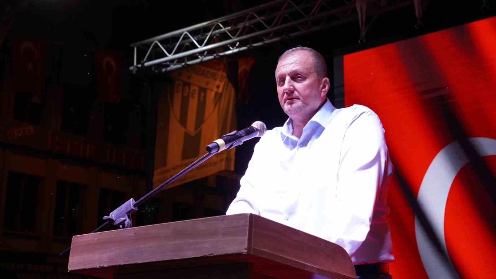 İznikliler meydana akın etti