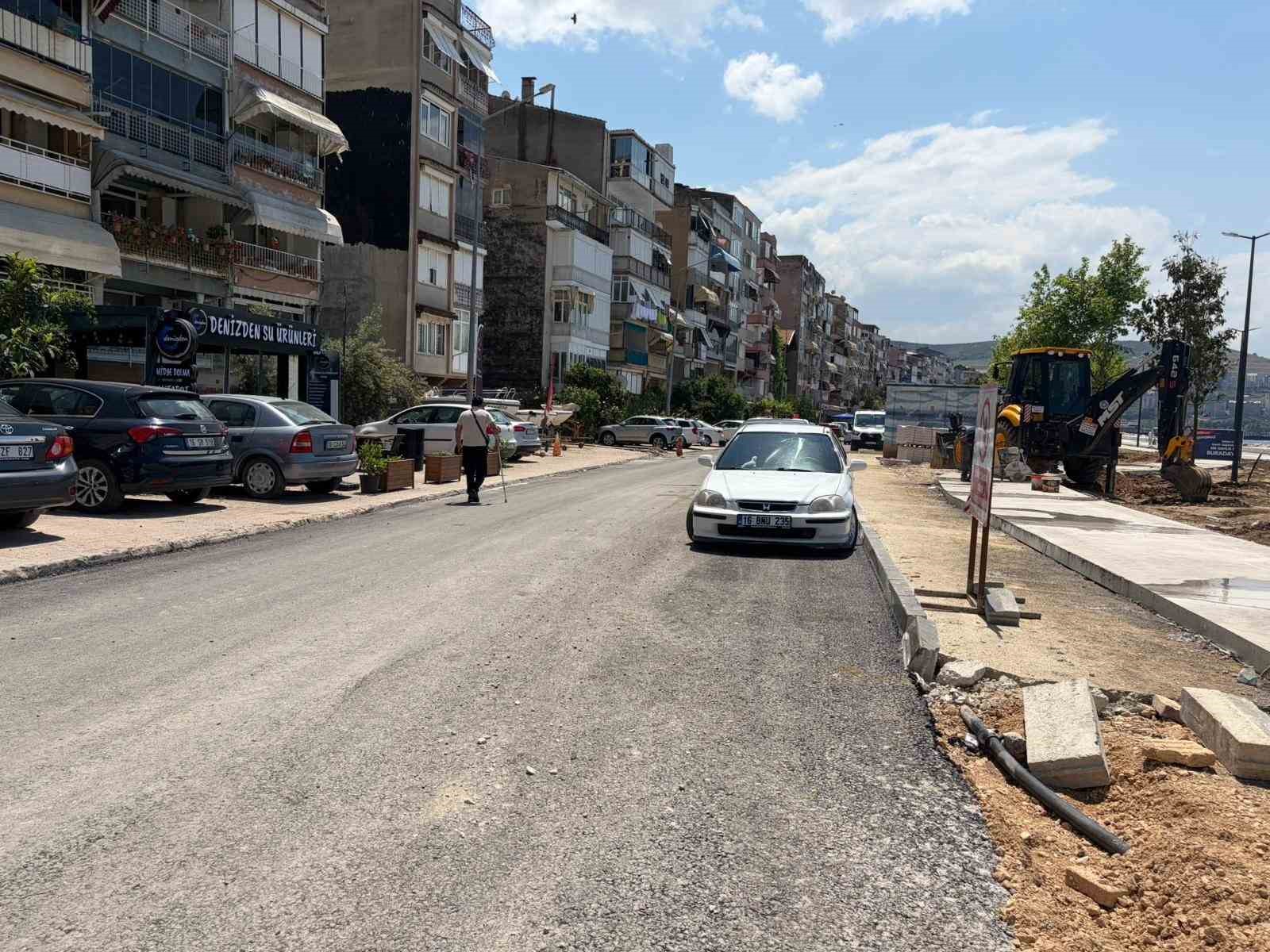 Gemlik sahil &ccedil;alışmaları t&uuml;m hızıyla s&uuml;r&uuml;yor