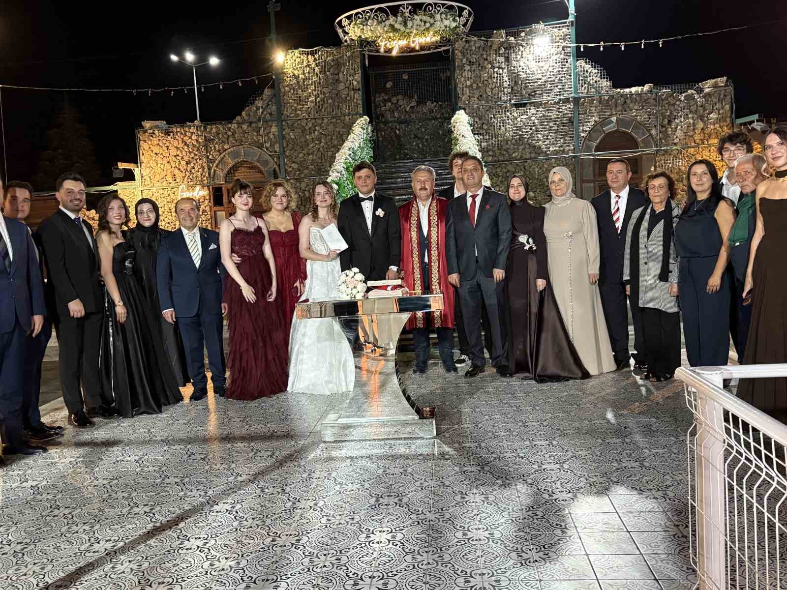 Başeğmez ailesinin mutlu g&uuml;n&uuml;