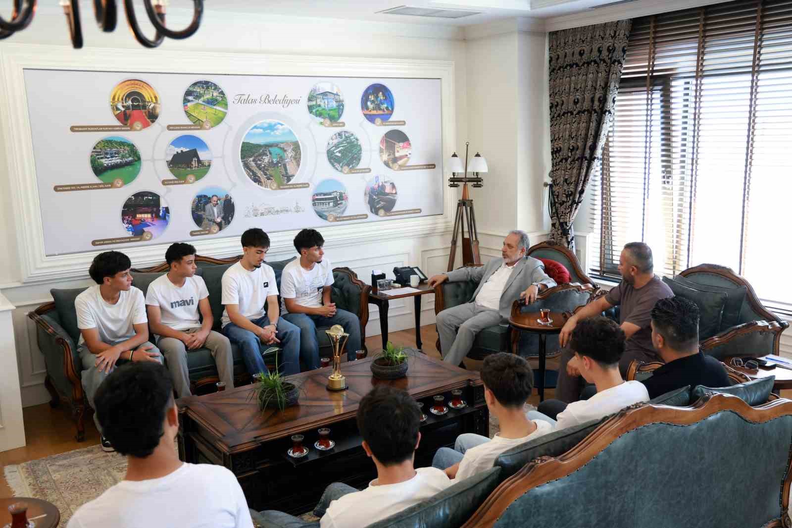 Talas Sporcu Fabrikası’ndan Kayserispor’a 9 futbolcu daha