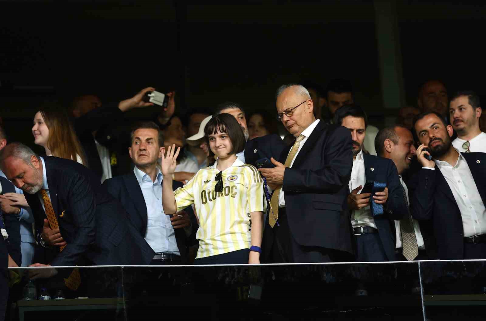 Aziz Yıldırım, Fenerbahçe’de 13. kez başkanlığa seçildi