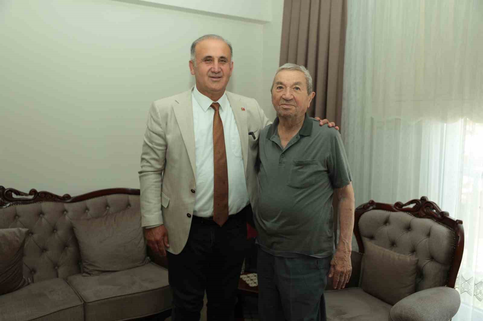 Başkan Kaya, şehit babalarını unutmadı