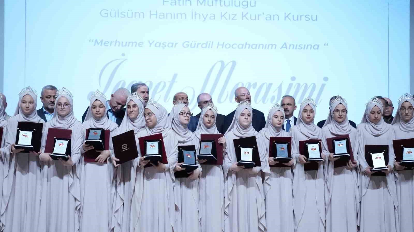 33 hafız icazetlerini dualarla aldı