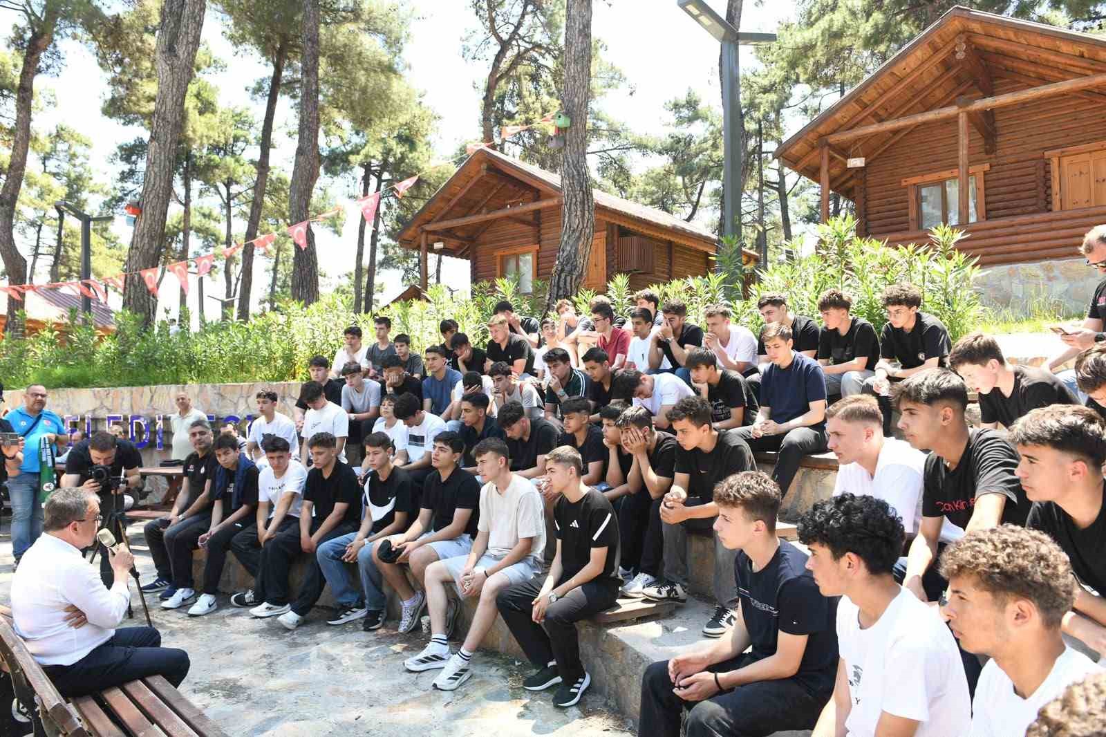 Konakpınar&rsquo;da gen&ccedil;ler sordu, Başkan Şehirli yanıtladı