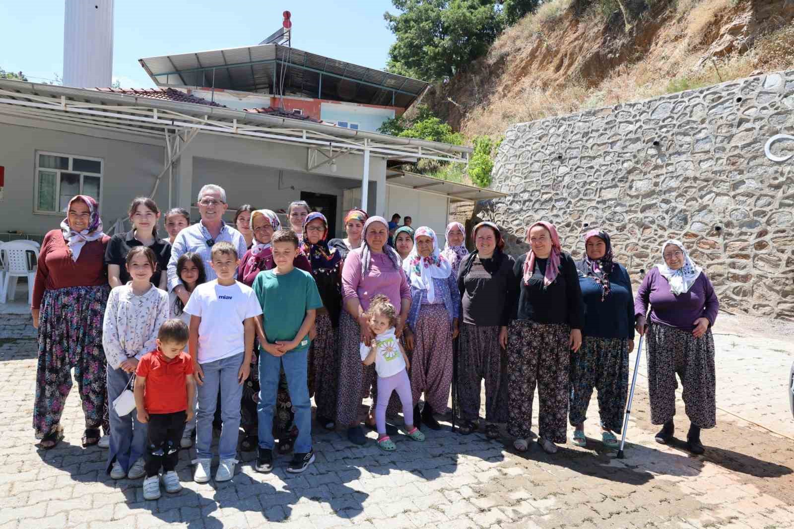 Başkan Tetik, mahalle sakinleri ile bir araya geldi