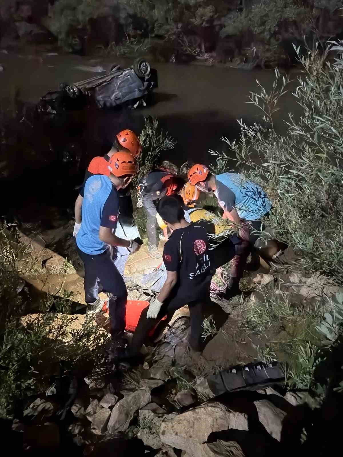 Bingöl’de araç uçuruma yuvarlandı: 1 ölü