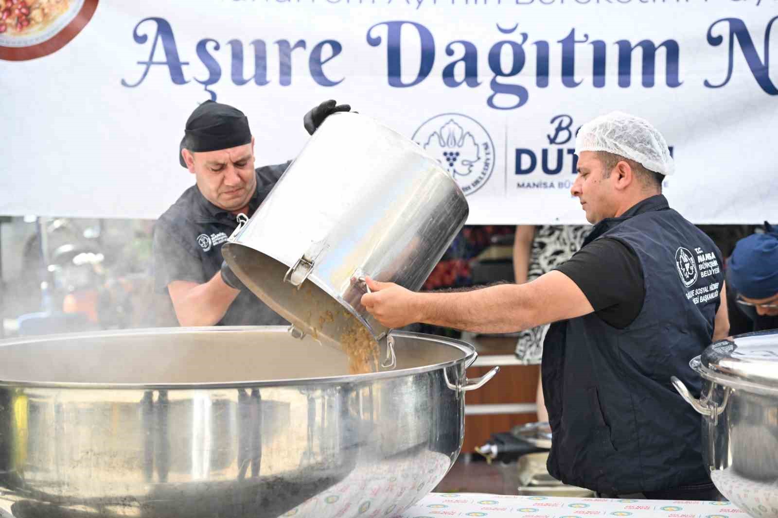 Manisa’da aşure bereketi