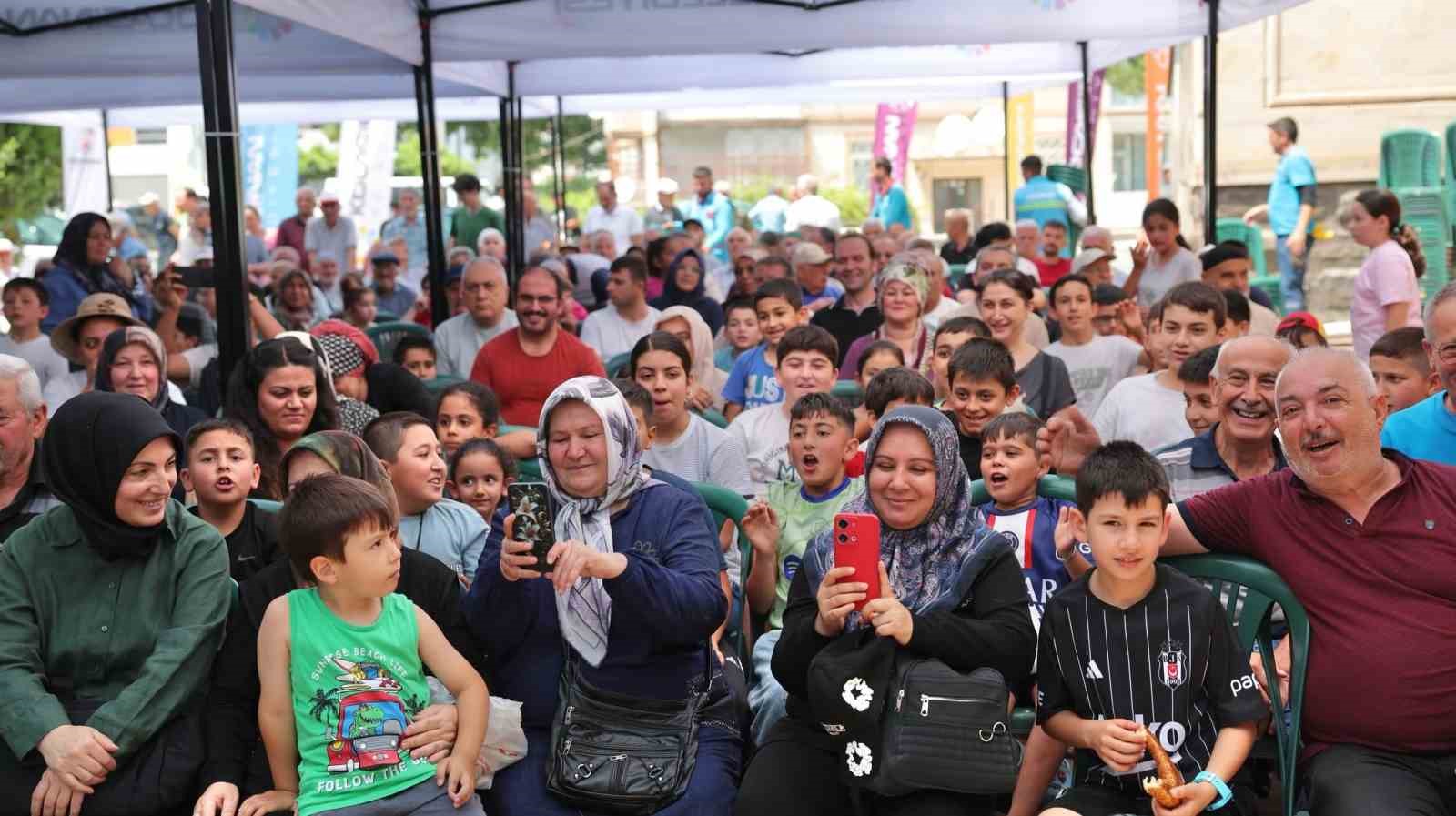Başkan Çolakbayrakdar: "Vatandaşımızın her zaman yanındayız, gönüllere dokunmaya devam ediyoruz"