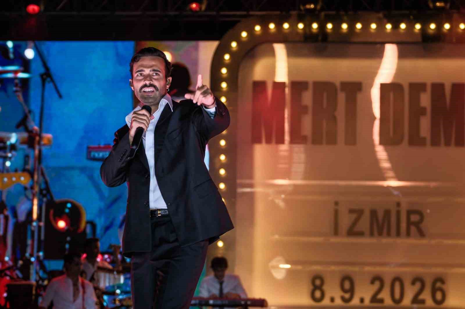 İEF geceleri m&uuml;zik ve kahkaha dolu