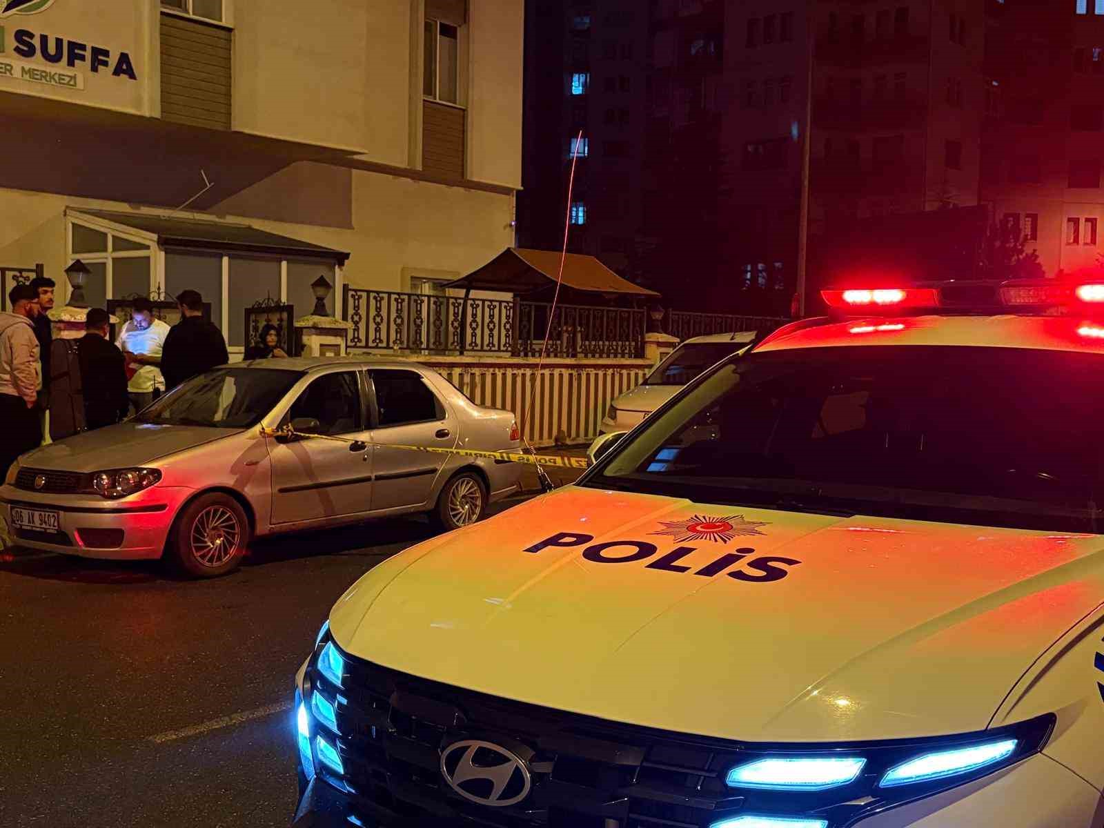 Husumetlisinin babasına ait otomobili kurşunladılar