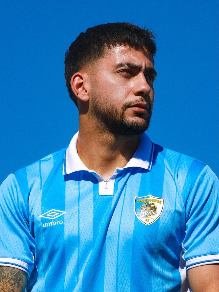 Erzurumspor FK, yeni sezonun "Gökbörü" formasını tanıttı