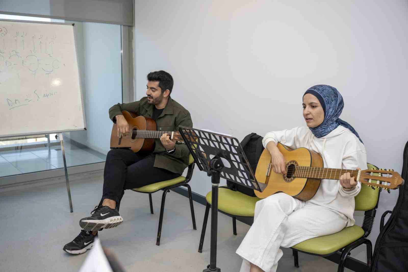 Mersin’de ücretsiz müzik kurslarında sezon sona eriyor