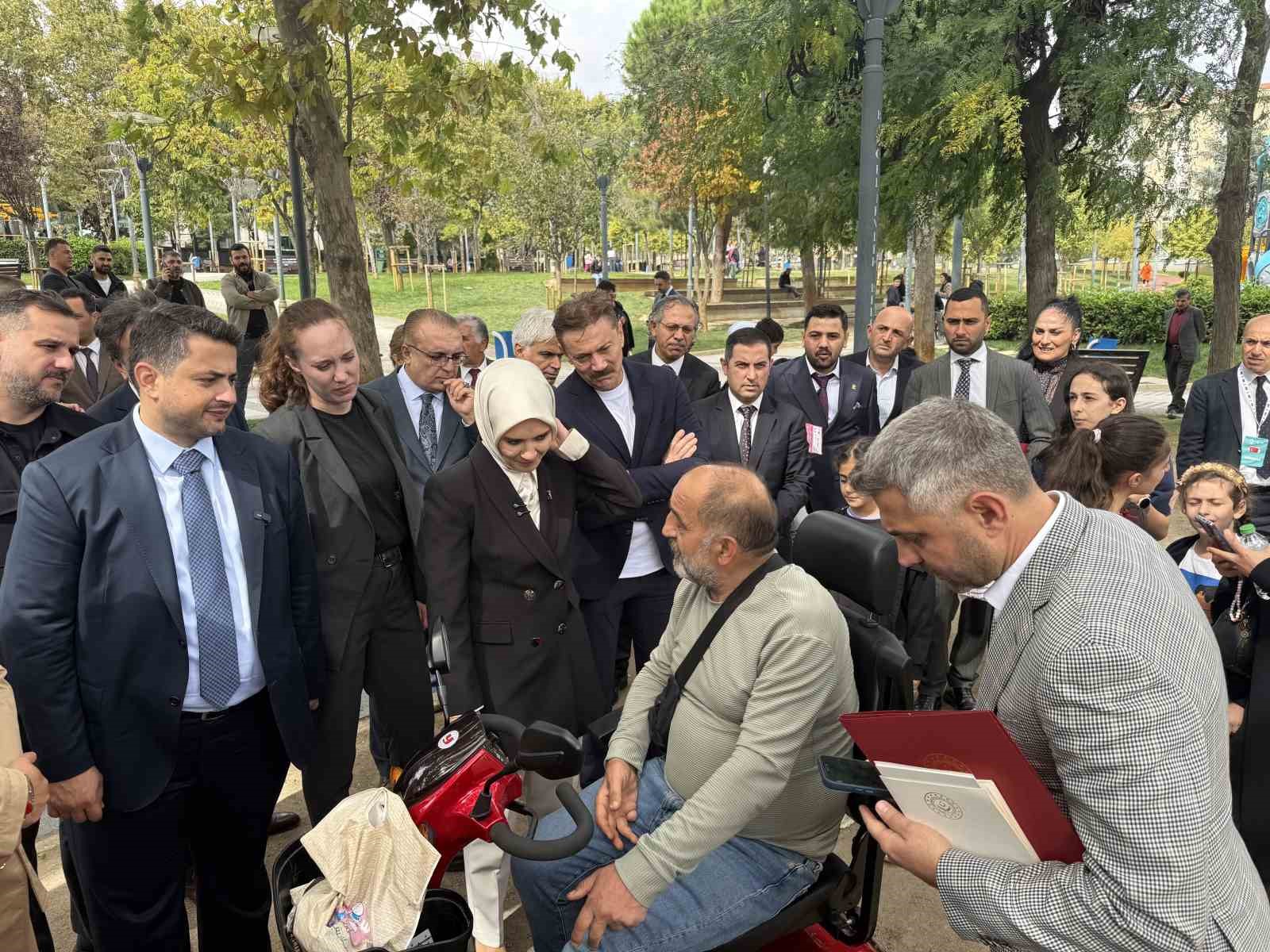 Aile ve Sosyal Hizmetler Bakanı G&ouml;ktaş, "T&uuml;rkiye Y&uuml;zyılı Buluşmaları" kapsamında esnaf ve vatandaşlarla bir araya geldi