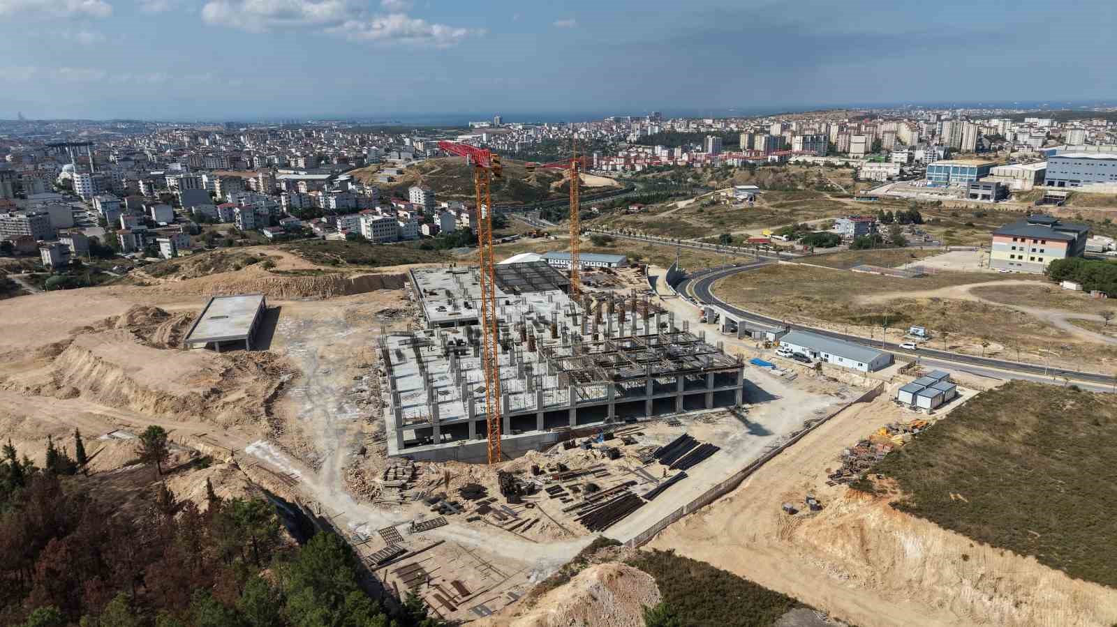 Çayırova’da 200 yataklı devlet hastanesinin inşaatı sürüyor