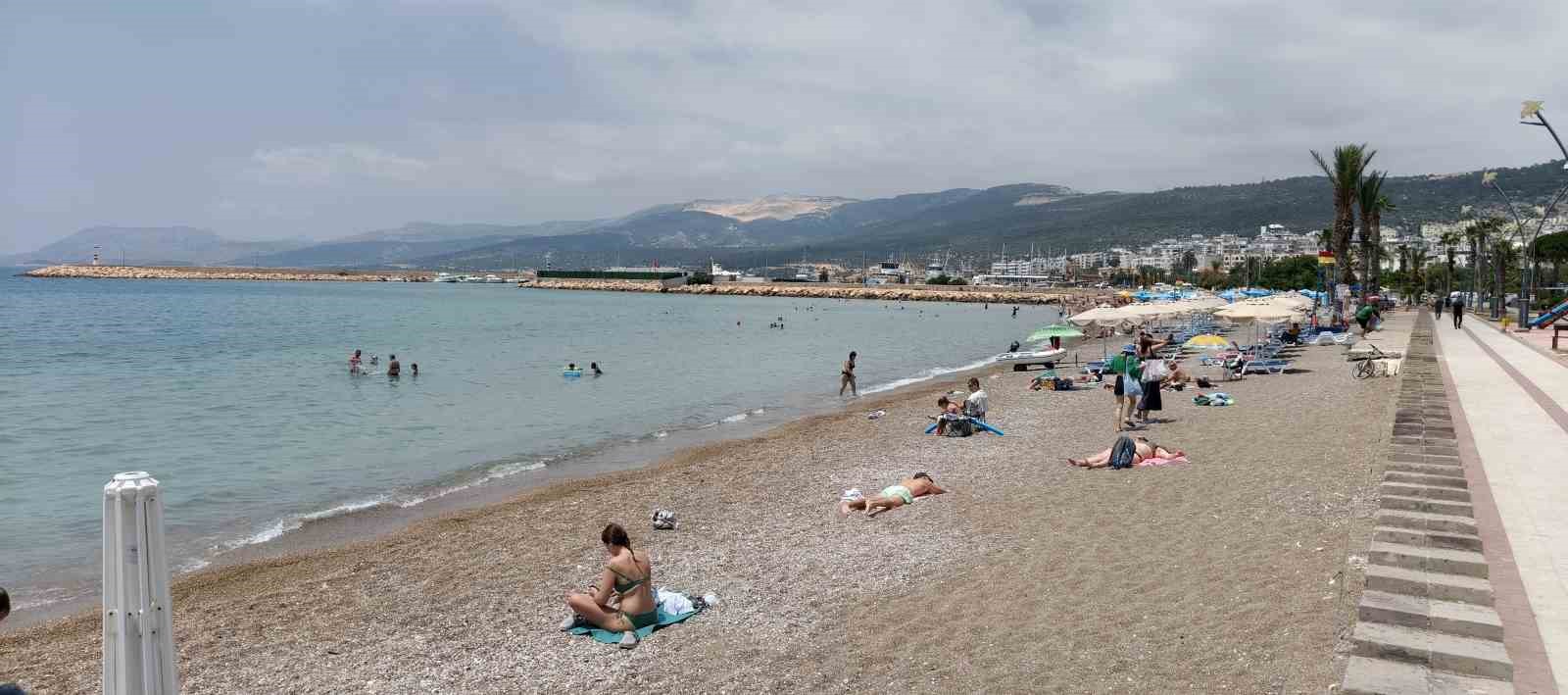 Mersin’de deniz sezonu başladı: Rus uçuşlarının iptali bölge turizmini etkiledi