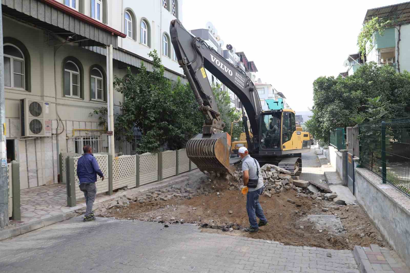 Nazilli&rsquo;de yollar yenileniyor