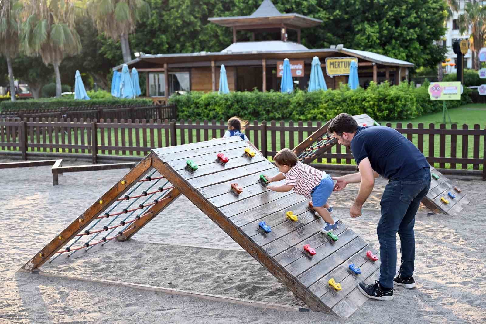Mersin’in 560 bin metrekarelik Kültür Parkında bakım çalışmaları sürüyor