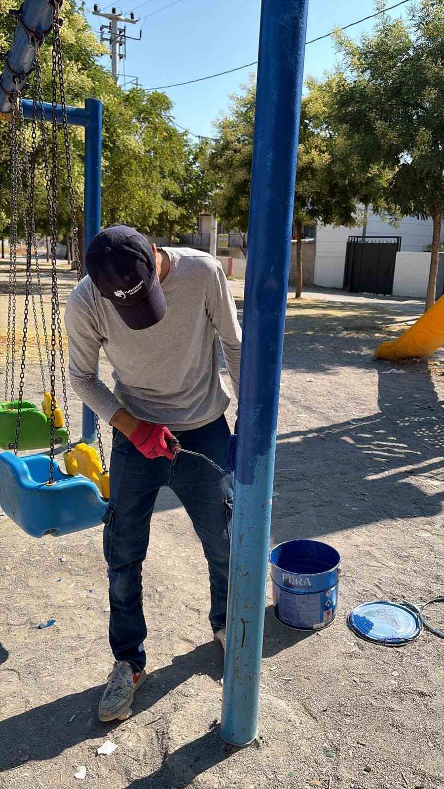 Yunusemre&rsquo;de parklar &ccedil;ocuklar i&ccedil;in yenileniyor