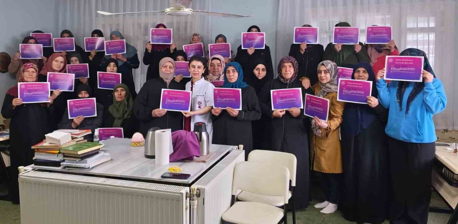 Bayburt’ta 120 kadına menopoz eğitimi verildi