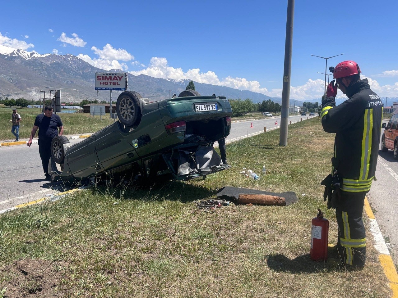 Erzincan&rsquo;da takla atan otomobilde 2 kişi yaralandı